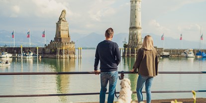 Hundehotel - Hundewiese: nicht eingezäunt - Bodolz - Urlaub in Lindau mit Hund im YachtHotel Helvetia - YachtHotel Helvetia