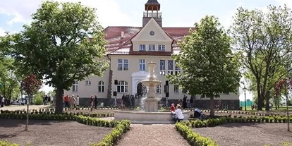Hundehotel - Hundewiese: nicht eingezäunt - Petznick - Schloss Krugsdorf Hotel & Golf