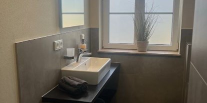Hundehotel - Klimaanlage - Deutschland - 2. Badezimmer in 2 OG - Feriendomizil Im Saarschleifenland  (Camille Ollinger )
