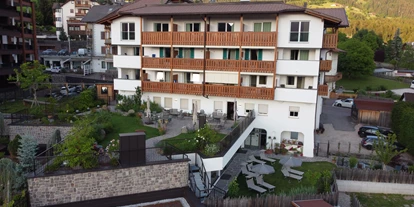 Hundehotel - keine Leinenpflicht im Hotel - Trentino-Südtirol - Außenansicht - Schwarzer Adler 