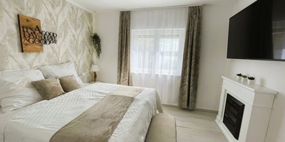 Hundehotel - Schwerpunkt: Sonne & Strand - Kroatien - Gemütliches Schlafzimmer mit fantastischem Meerblick - Villa Dobri Dupin
