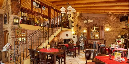 Hundehotel - Preisniveau: günstig - Schalkenbach - Restaurant Eingang - Hotel Am Eifelsteig