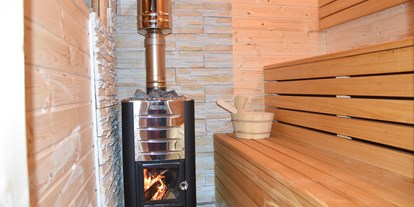 Hundehotel - Balkon - sauna s pogledom u šumu i peći na drva - Vikendica Bobica