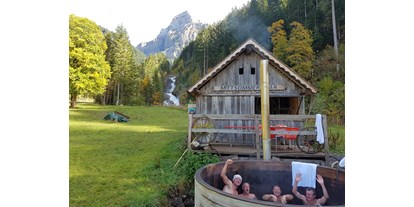 Hundehotel - Pools: Außenpool beheizt - PLZ 3775 (Schweiz) - Digital Detox Hotel & Restaurant Simmenfälle 