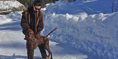 Hundehotel - Parkplatz überdacht - Hohe Tauern - Gerne machen wir Hundesitting, wenn Ihr skifahrt - Almchalet Goldbergleiten | Romantische Berghütte - traumhafte Sonnenlage im Nationalpark Hohe Tauern