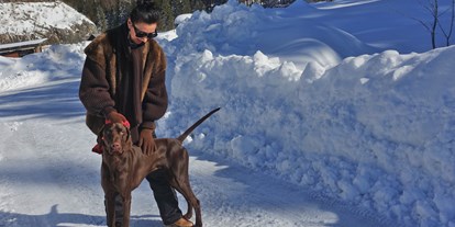 Hundehotel - Badewanne und Dusche - Gerne machen wir Hundesitting, wenn Ihr skifahrt - Almchalet Goldbergleiten | Romantische Berghütte - traumhafte Sonnenlage im Nationalpark Hohe Tauern
