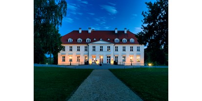Hundehotel - Hundewiese: nicht eingezäunt - Kratzeburg - Hotel Schloss Rattey