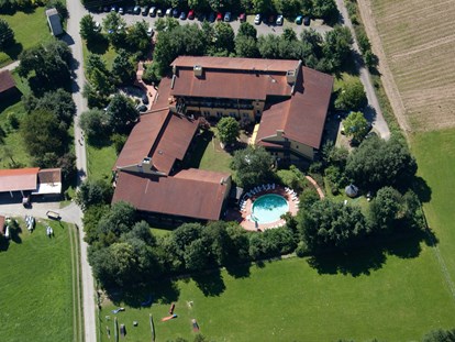 Hundehotel - Pools: Außenpool beheizt - Ostbayern - Seehotel Moldan