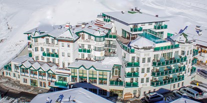 Hundehotel - Klassifizierung: 4 Sterne S - Tiroler Oberland - Blick auf das Hotel - Winterzauber - Hotel Jennys Schlössl