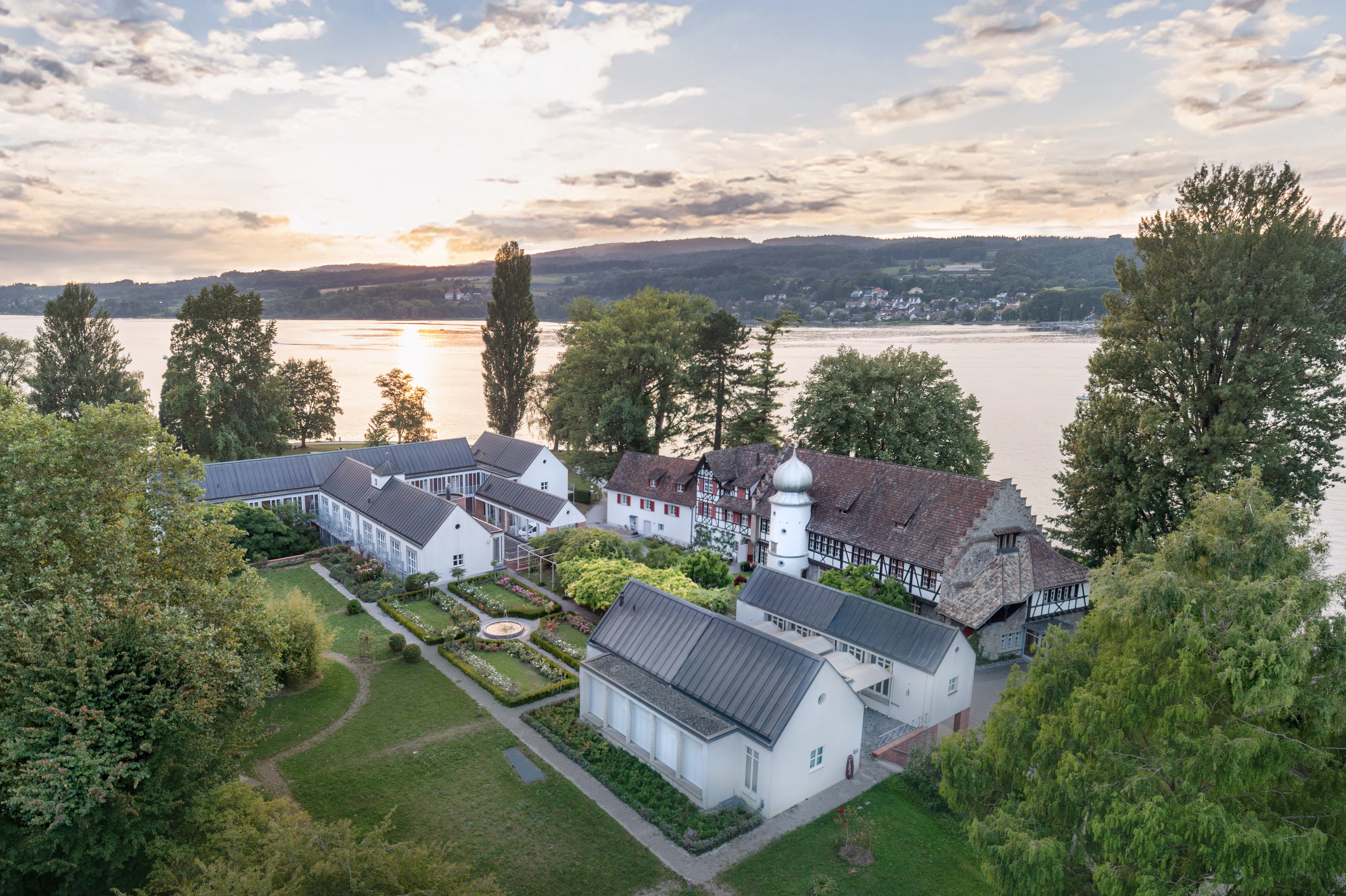 Urlaub-mit-Hund - See & Park Hotel Feldbach in Steckborn, Aussenaufnahme - See & Park Hotel Feldbach
