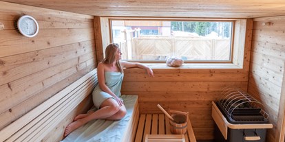 Hundehotel - Unterkainisch - Sauna mit Blick in die umliegende Bergwelt - Almfrieden Hotel & Romantikchalet