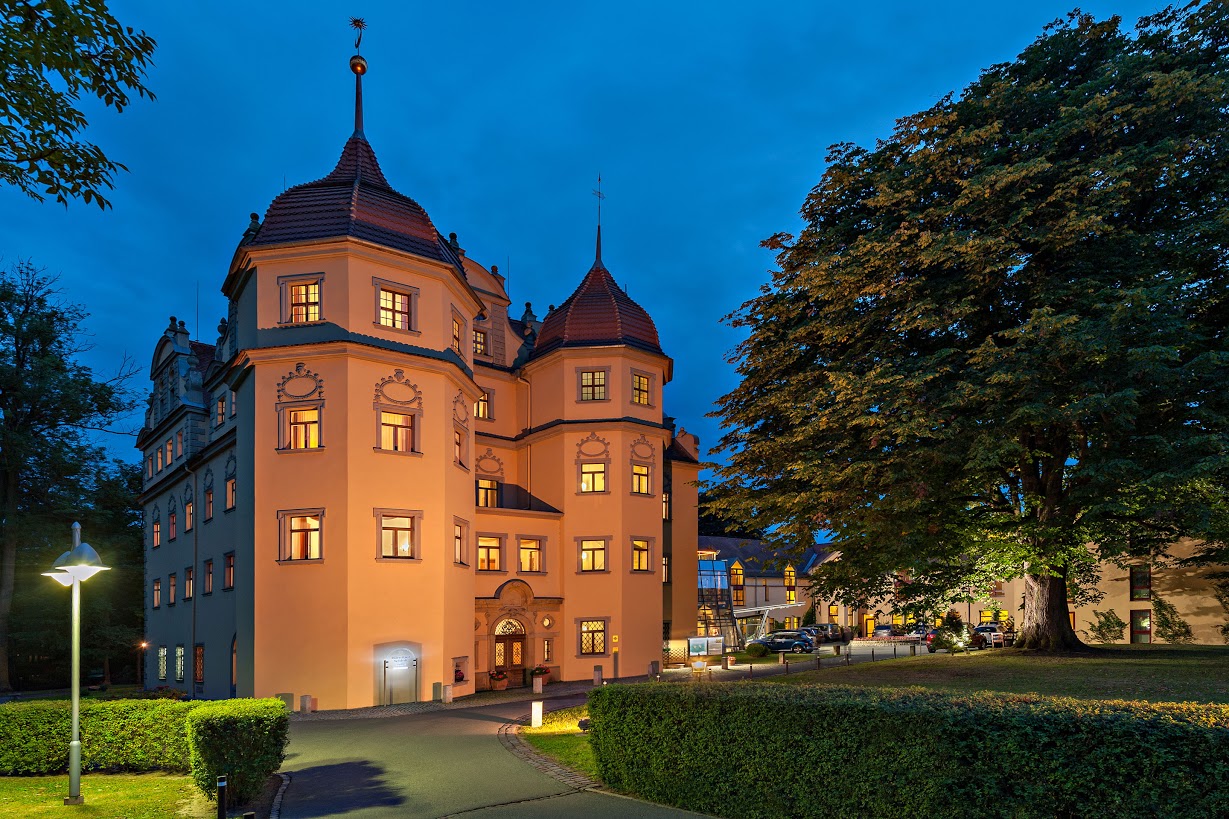 Urlaub-mit-Hund - Außenansicht - Schlosshotel Althörnitz