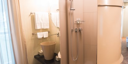 Hundehotel - Bademöglichkeit für Hunde - Bodolz - Dusche Doppelzimmer und Doppelzimmer zur Einzelbenutzung - Weissbad Lodge