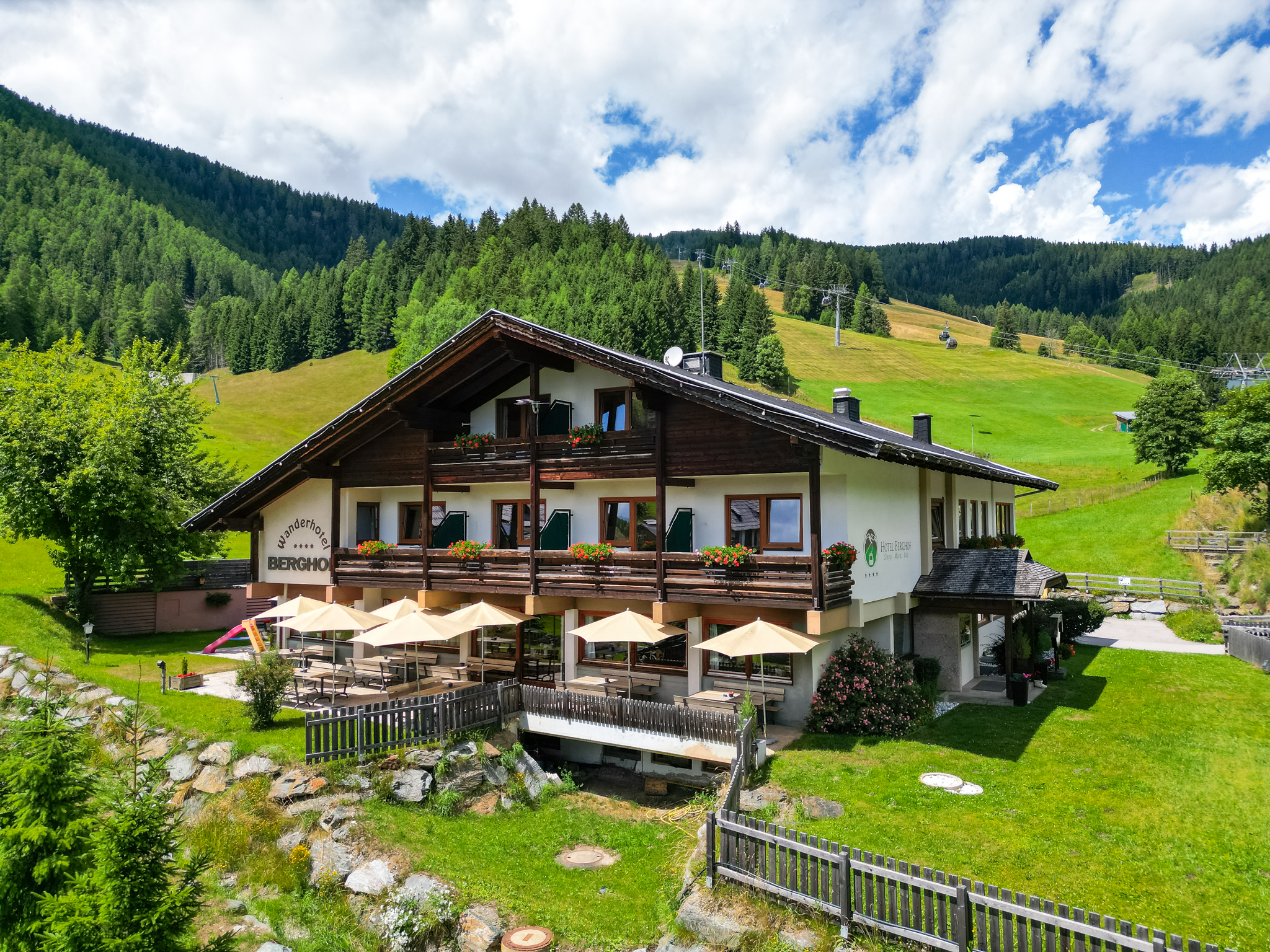 Urlaub-mit-Hund - Berghof im Sommer  - Hotel Garni Berghof