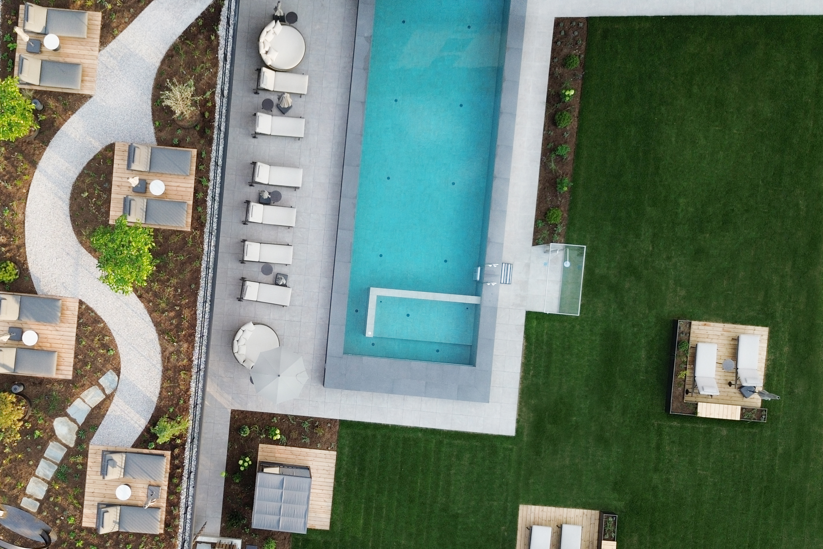 Urlaub-mit-Hund - Pool - Hotel B&B Feldmessner