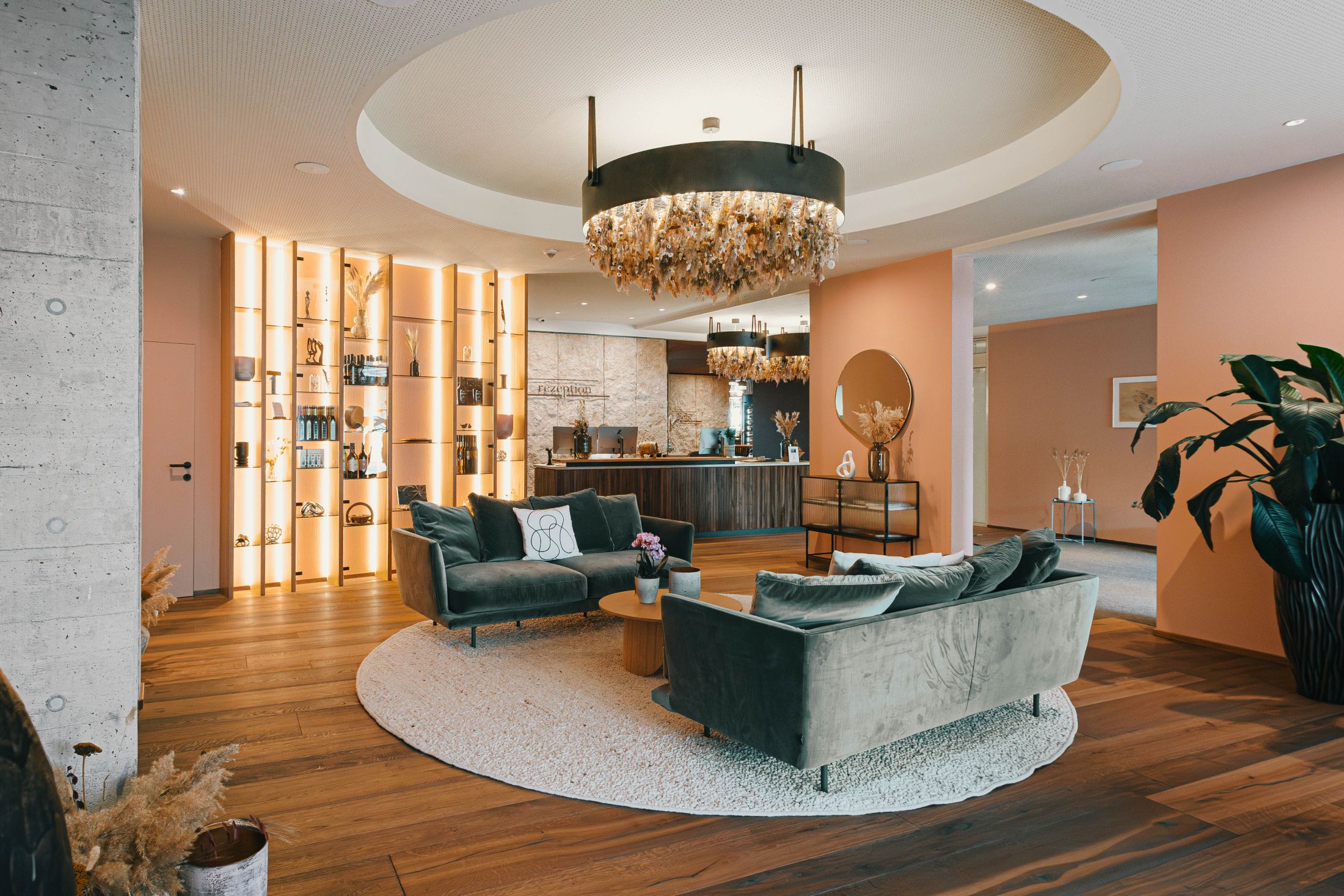 Urlaub-mit-Hund - Empfangsbereich & Rezeption 
@Derenko - Genusshotel Riegersburg 