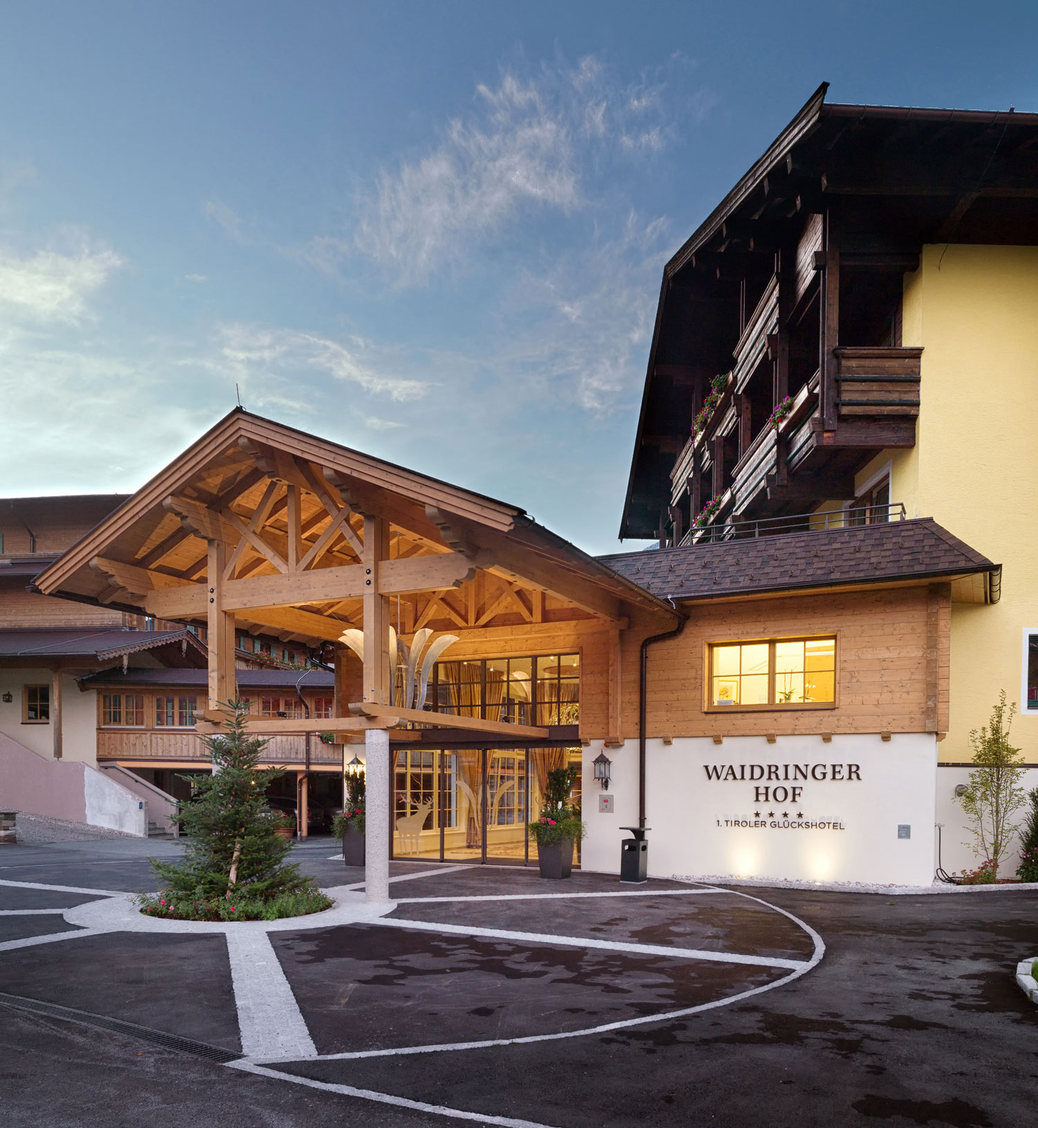 Urlaub-mit-Hund - Wander und Wellnesshotel Waidringer Hof 4-Sterne-Superior
 - Waidringer Hof 4* Superior