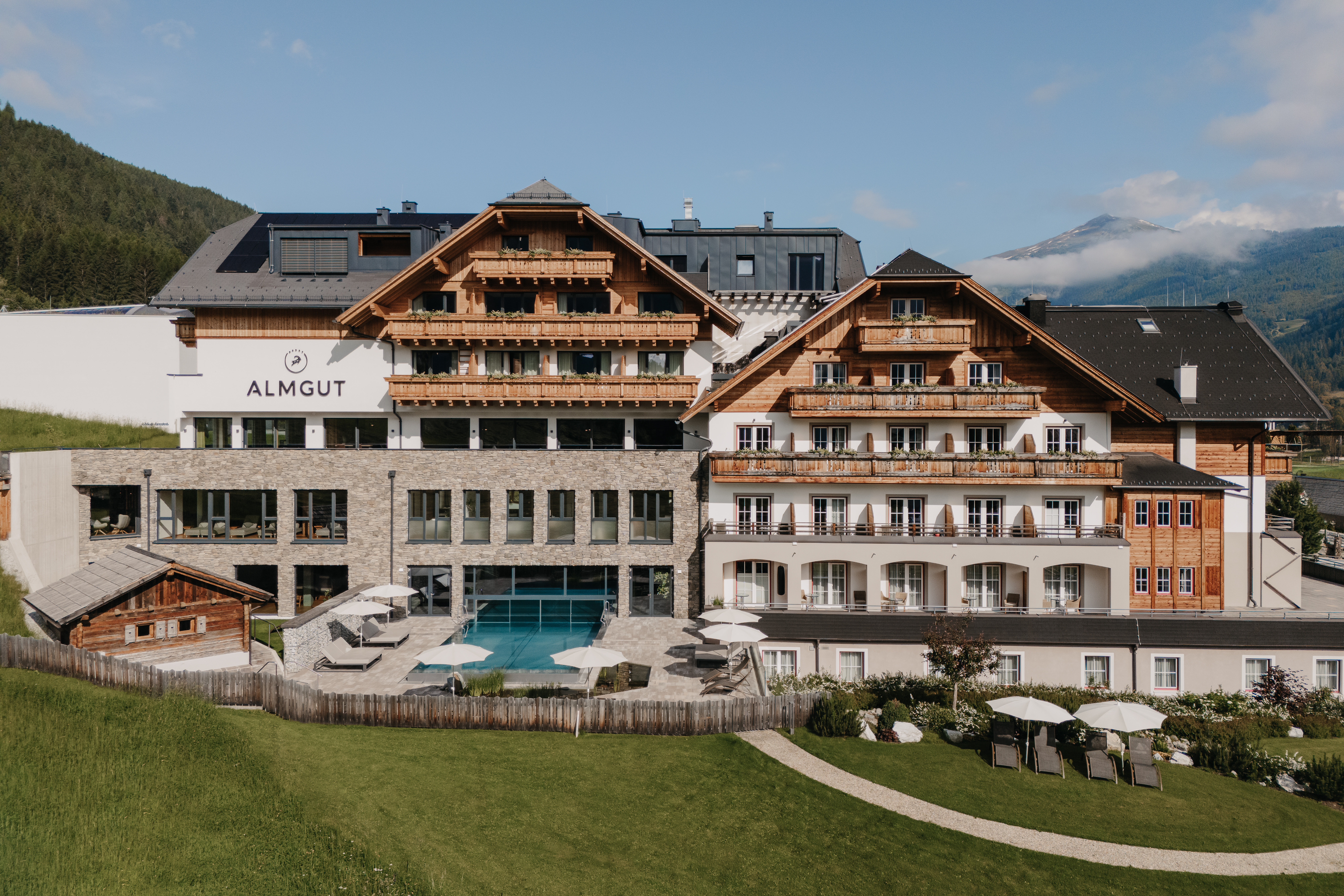 Hundehotel: Ansicht ALMGUT - ALMGUT Mountain Wellness Hotel