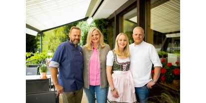 Hundehotel - PLZ 79843 (Deutschland) - Ihre Gastgeberfamilie Martin, Maria, Lorenz und Marie - Berghotel Wiedener Eck
