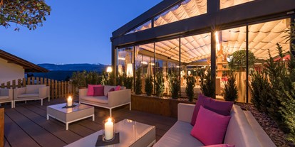 Hundehotel - Unterkunftsart: Hotel - Südtirol - Romantische Kuschellounge mit Wintergarten  - Hotel Das Badl