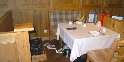 Hundehotel - Umgebungsschwerpunkt: See - unser Tisch im Speiseraum - Bergresort Seefeld