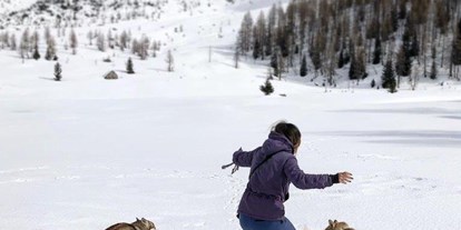 Hundehotel - Hundewiese: nicht eingezäunt - Levico Terme - Im Winter sind wir natürlich auch für alle 2 und 4 beinigen Schneeratten da. - Hotel Sport