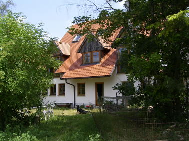 Urlaub-mit-Hund - Ferienhof Sommerberg vom eingezäunten Garten aus gesehen - Ferienhof Sommerberg