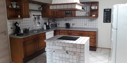 Hundehotel - ausschließlich für Hundeliebhaber - Küche mit Kochblock - Ferienhaus Luna in Rhauderfehn