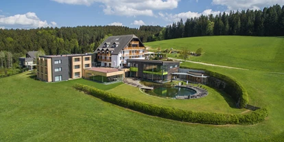 Hundehotel - Pools: Schwimmteich - Hotel Schwarz Alm Zwettl