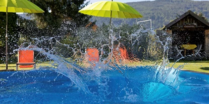 Hundehotel - Tauplitz - Herrliche Erfrischung in unserem Pool für die 2-Beiner. - Hotel Aloisia