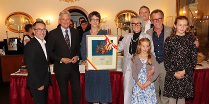 Hundehotel - Doggies: 3 Doggies - 70 Jahre Jubiläum Hotel Nudelbacher. Verleihung des Kärntner Landeswappens - Landidyll-Hotel Nudelbacher