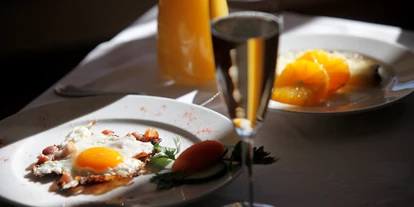 Hundehotel - Doggies: 3 Doggies - Frühstück - Landidyll-Hotel Nudelbacher