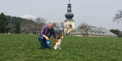 Hundehotel - Pools: Schwimmteich - Zahlreiche Wiesen uund Wälder zum Herumtoben in St. Jakob im 
(Foto: Martina Brückler) - Familienhotel Berger ***superior
