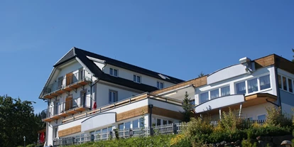 Hundehotel - Pools: Schwimmteich - Landhotel Berger in St. Jakob im Walde - Familienhotel Berger ***superior