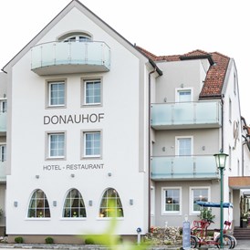 Urlaub-mit-Hund:  Außenansicht Hotel Donauhof - Hotel & Restaurant Donauhof