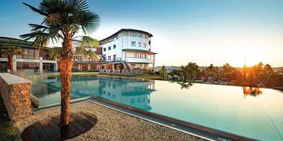 Hundehotel - Pools: Schwimmteich - Larimar Infinitypool - Hotel & Spa Larimar****S