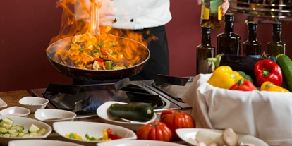 Hundehotel - Pools: Schwimmteich - Kochen auf offener Flamme - Hotel & Spa Larimar****S