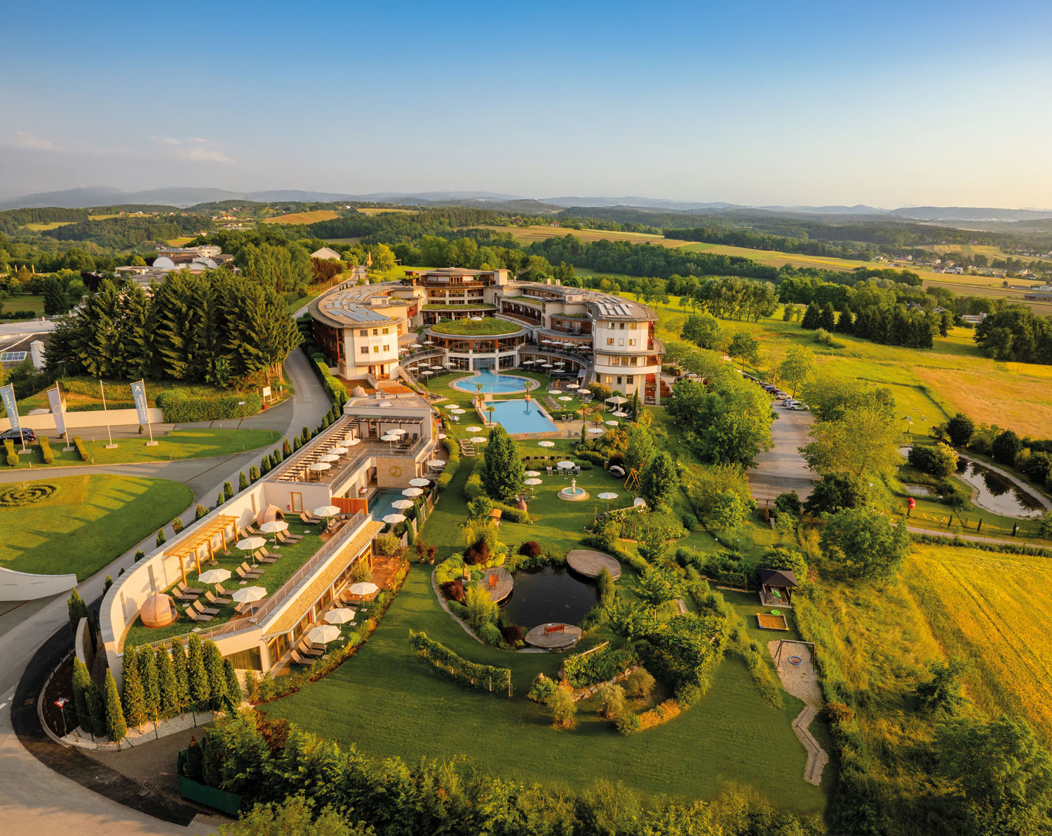 Hundehotel - Inmitten intakter Natur am Sonnenhügel von Stegersbach erhebt sich das Hotel Larimar - Hotel & Spa Larimar****S