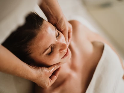 Hundehotel - Feldthurns - Massage - Hotel & Residence Der Heinrichshof