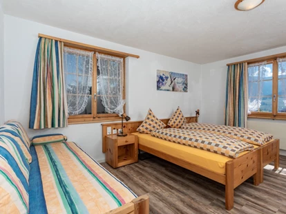 Hundehotel - Unterkunftsart: Hotel - Bodio TI - Grosse Zimmer mit Balkon - Hotel Gravas Lodge