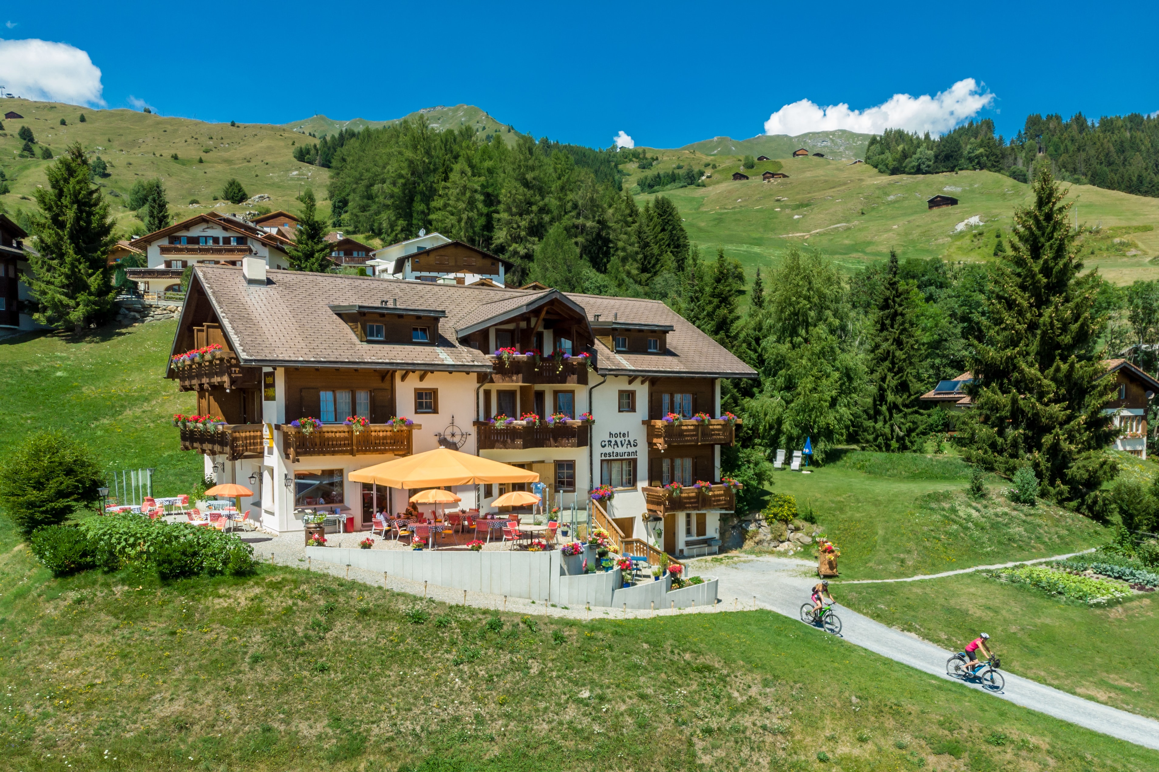 Urlaub-mit-Hund: Hotel Gravas - Hotel Gravas Lodge - Haus | Umgebung