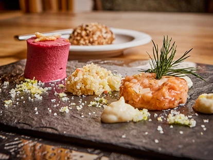 Hundehotel - Ladis - Gastronomie auf hohem Niveau - Das Küchenteam unseres Restaurants "Die 5. Jahreszeit" wurde bereits mehrmals ausgezeichnet und verwöhnt sie bei Ihrem Urlaub im Hotel Riederhof - Hundehotel Riederhof