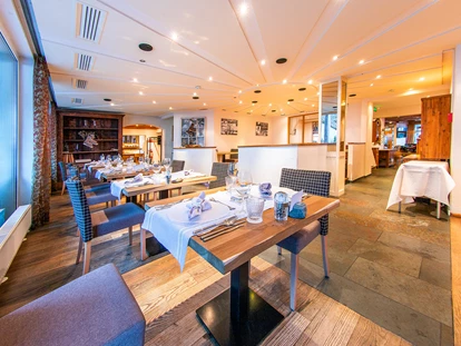 Hundehotel - Ladis - In unser Restaurant dürfen Sie Ihren Hund gerne mitnehmen - Hundehotel Riederhof