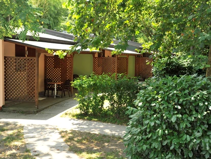 Hundehotel - Trink-/Fressnapf: an der Rezeption - Ferrara - Feriendorf Spiaggia Romea