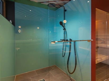 Hundehotel - Doggies: 3 Doggies - Hubertus Lodes
großzügiges Bad mit eigener Sauna - **** Hotel Hubertushof