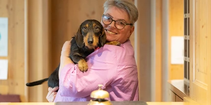 Hundehotel - Ladestation Elektroauto - Sauerland - Rezeption - Hotel Hubertushöhe