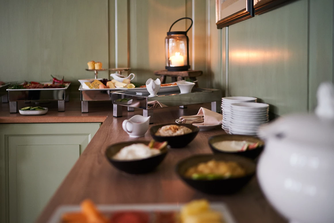Urlaub-mit-Hund: Frühstücksbuffet  - Relais & Châteaux Hardenberg Burghotel
