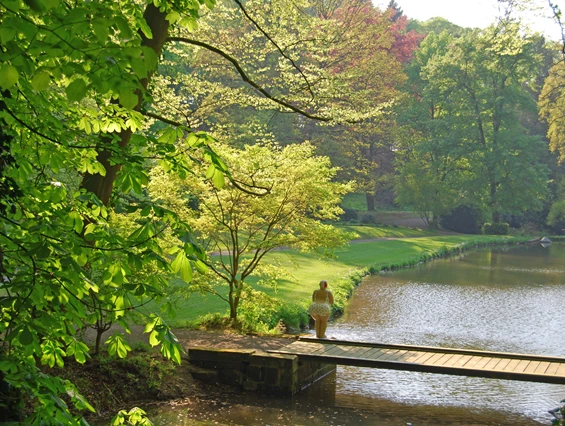 Urlaub-mit-Hund: Hardenberg SchlossPark - Relais & Châteaux Hardenberg Burghotel