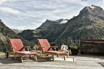 Urlaub-mit-Hund: Terrasse Goldener Berg - Hotel Goldener Berg - Your Mountain Selfcare Resort