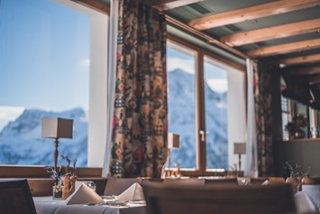 Urlaub-mit-Hund: Panorama Restaurant - Hotel Goldener Berg - Your Mountain Selfcare Resort